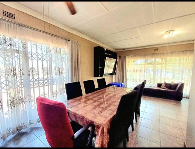 4 BEDROOM HOUSE FOR SALE IN NEW REDRUTH